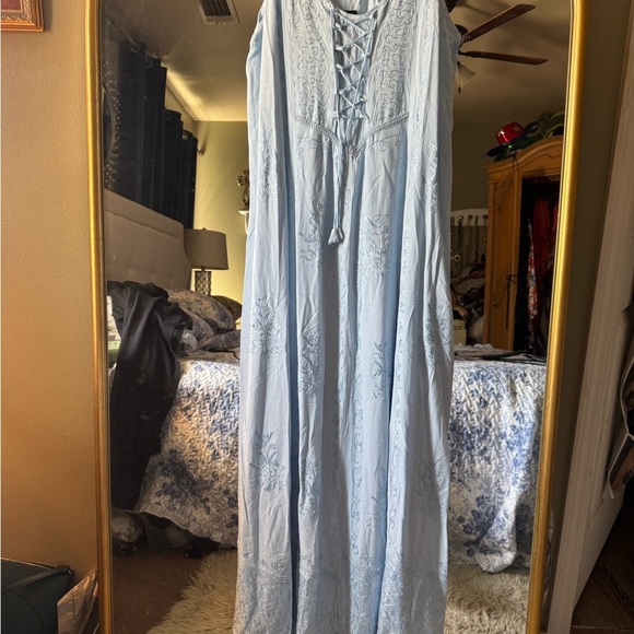 Elegant Blue Embroidered Maxi Dress - Picture 2 of 8